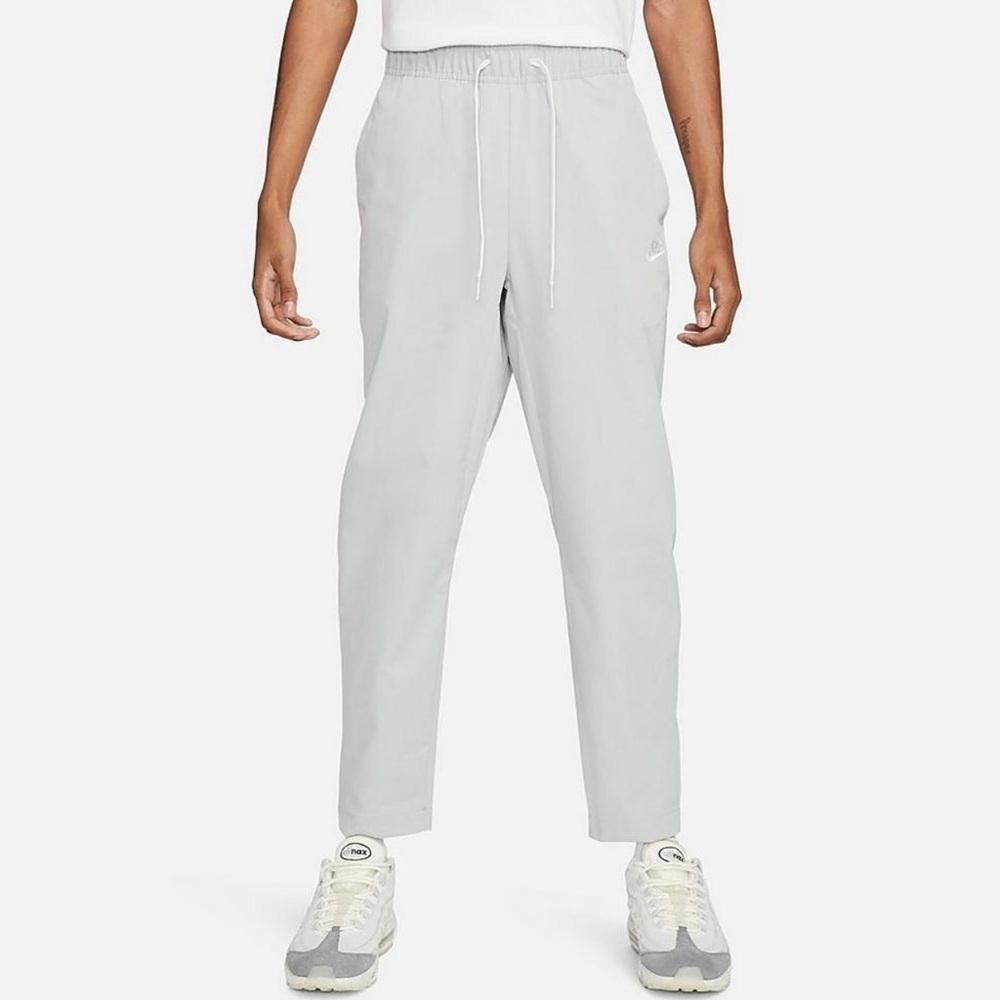 Nike Club Men's Woven Tapered Leg Pants